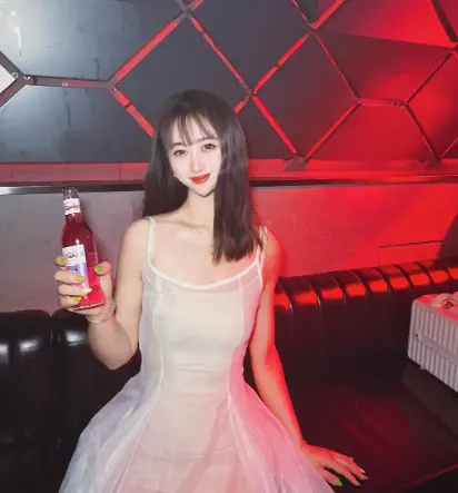 上海美食打卡推荐网：本地热点+景点攻略，一口吃出魔都烟火气🍜