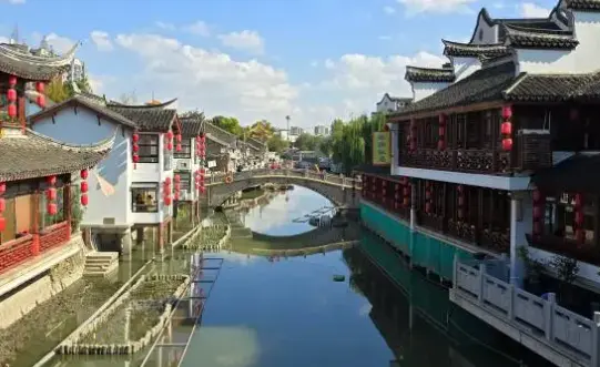 上海犀牛书店：在苏州河畔与旧书来一场穿越时光的邂逅 📚