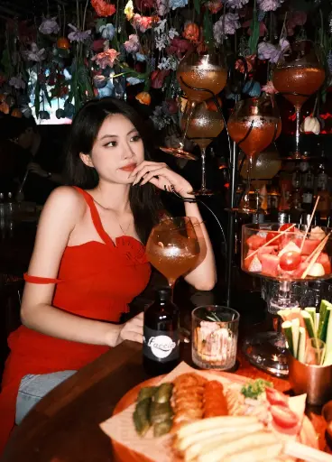 申城打卡清单｜上海聚会指南｜美食合集，这份攻略不看真的亏大了！